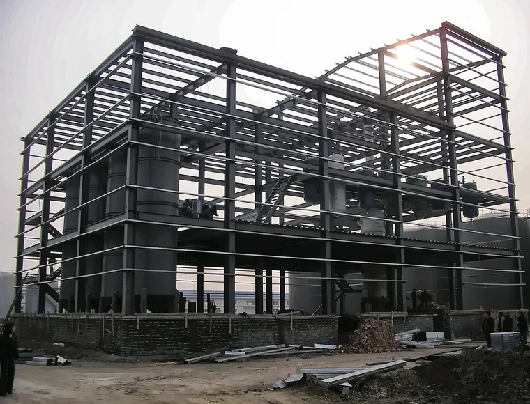 Large overhang canopy steel structure warehouse with sliding / rolling-up gate
