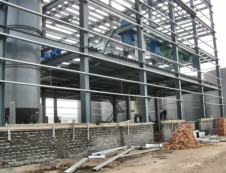 Large overhang canopy steel structure warehouse with sliding / rolling-up gate