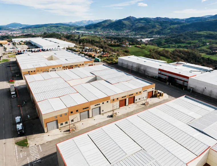 Pre-Engineered Industrial Steel Warehouse for Logistics & Manufacturing
