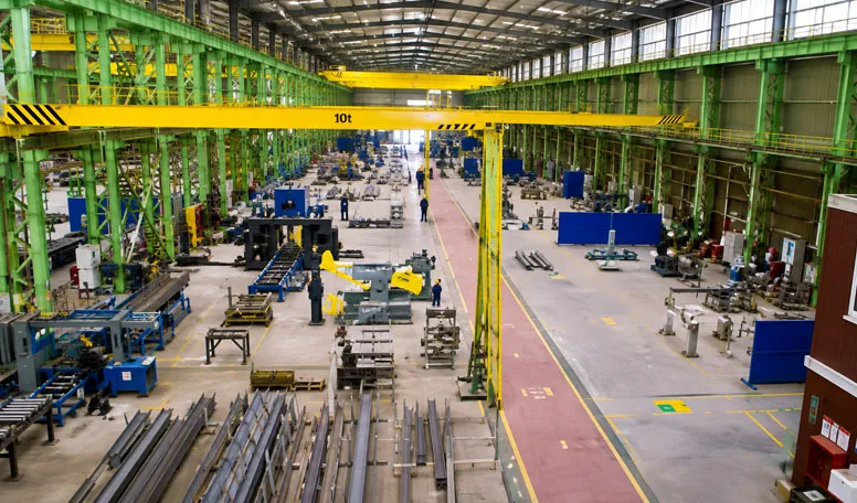 Heavy-Duty Overhead Crane Workshops & Industrial Steel Plants